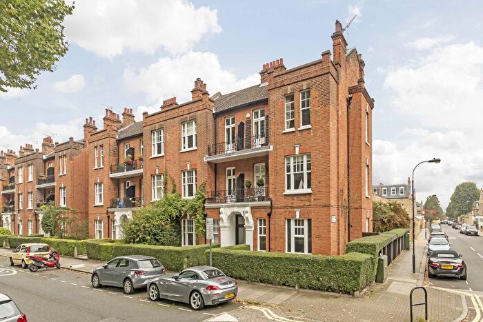 3 Bedroom Flat To Rent In Bishops Park Road, Fulham, SW6