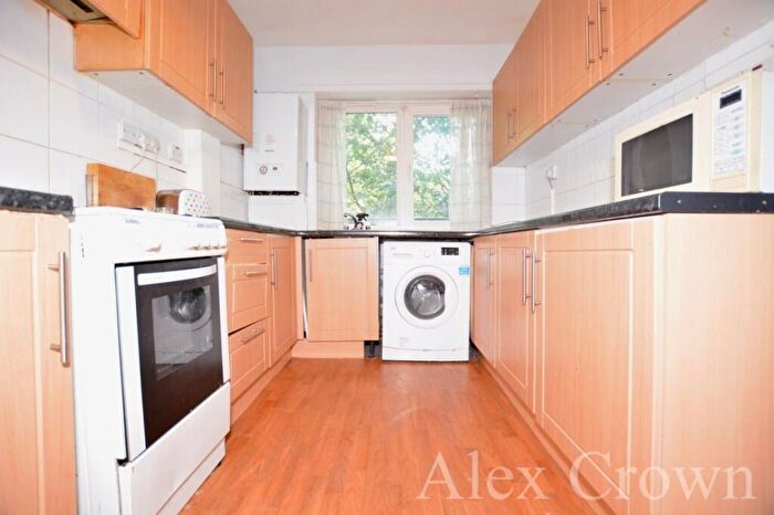 4 Bedroom Flat To Rent In Grimthorpe House, Percival Street, Angel, EC1V