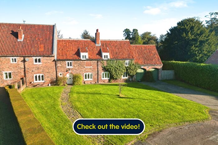 4 Bedroom Semi-Detached House For Sale In West Cote Farm, Wold Road, Lincolnshire, DN19