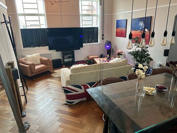 2 Bedroom Flat For Sale In Green Street, Nottingham, NG2