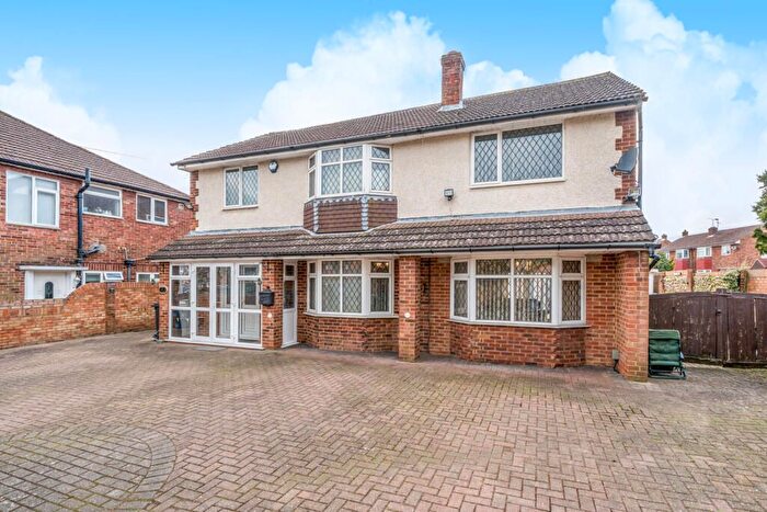 4 Bedroom Detached House For Sale In The Close, Iver, SL0