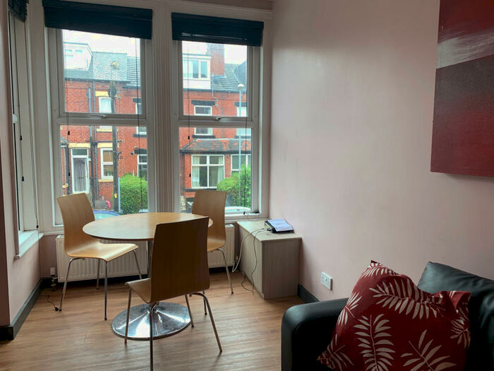 5 Bedroom Terraced House To Rent In Beechwood Terrace, Leeds, West Yorkshire, LS4