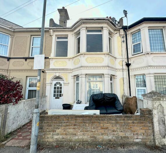 3 Bedroom Property To Rent In St. Andrews Road, Clacton-On-Sea, CO15