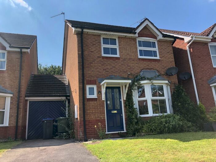 3 Bedroom House To Rent In Newmarket Close, SN14