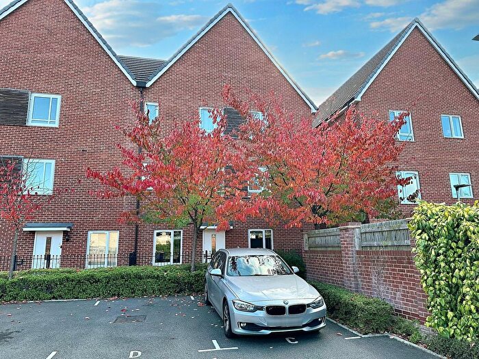 2 Bedroom Flat For Sale In Arthur Maybury Close, Ashford, TN23