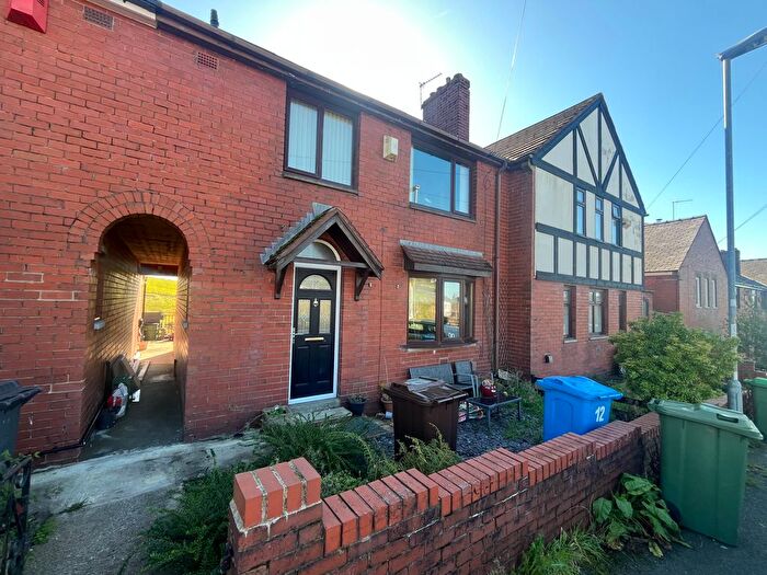 3 Bedroom Town House For Sale In Arncliffe Rise, Oldham, OL4