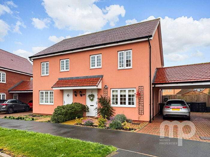 3 Bedroom Semi Detached House For Sale In Swallow Drive, Wymondham, NR18