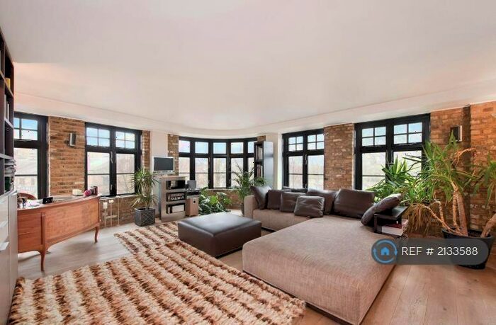 2 Bedroom Flat To Rent In Sanctuary Court, London, E1W