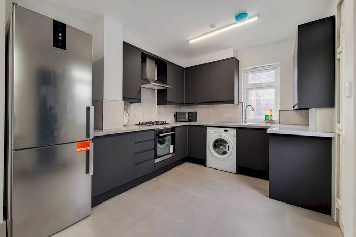 3 Bedroom Terraced House To Rent In Mineral Street, Plumstead, London, SE18