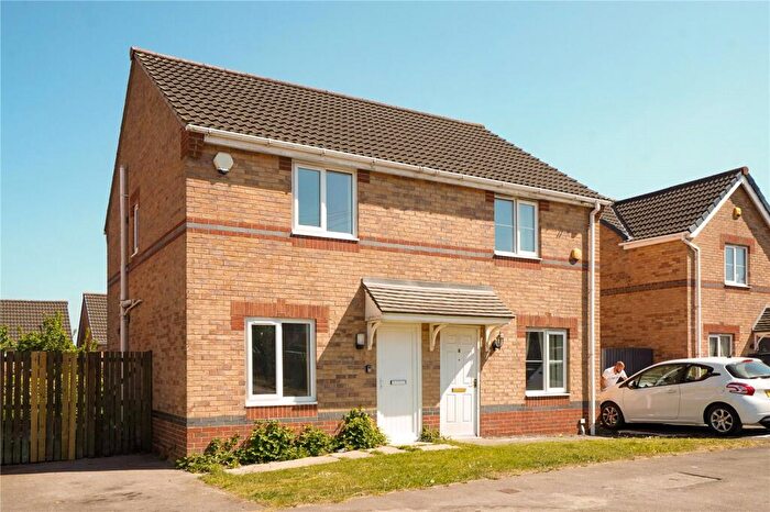 2 Bedroom Semi-Detached House To Rent In Thorn Royd Drive, Bradford, BD4