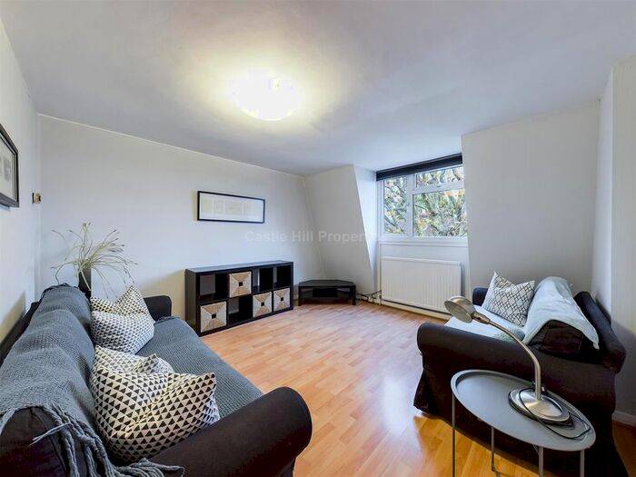 2 Bedroom Flat To Rent In Grosvenor Road, Hanwell, London., W7