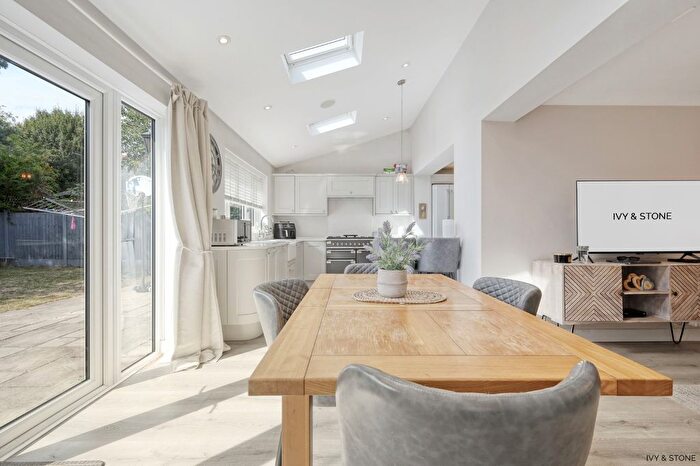 3 Bedroom Semi-Detached House For Sale In Woodhouse Lane, Broomfield, Chelmsford, Essex, CM1