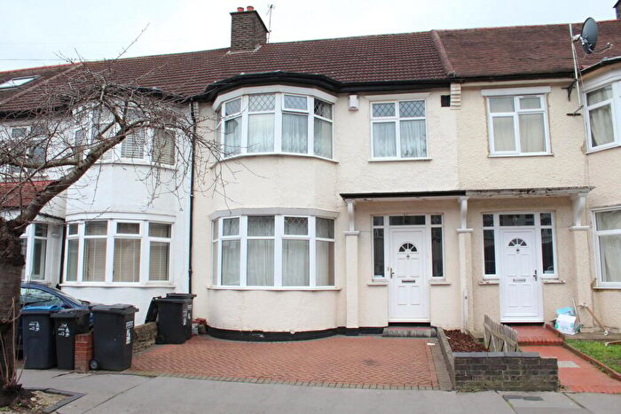3 Bedroom Terraced House For Sale In Fairlands Avenue, Thornton Heath, CR7
