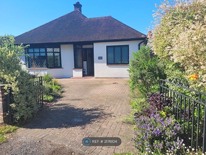 4 Bedroom Bungalow To Rent In Epsom, Epsom, KT18