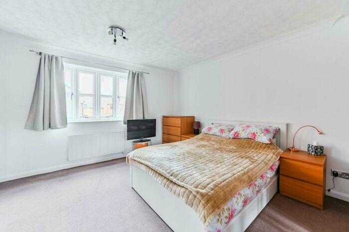 Studio To Rent In Lodgehill Park Close, , South Harrow, Harrow, HA2