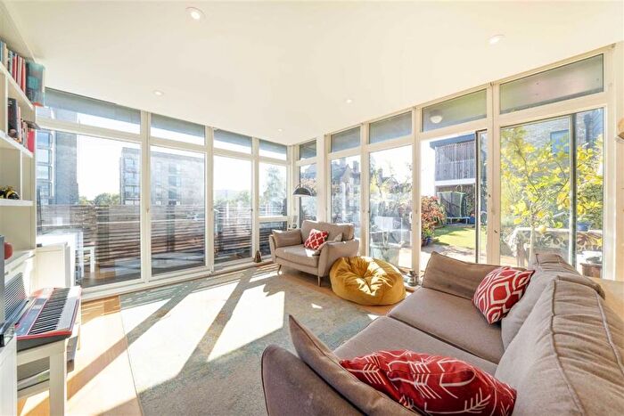 2 Bedroom Flat For Sale In Boundary Lane, Walworth, SE17