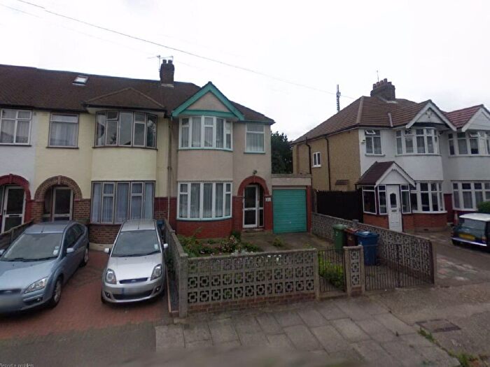 3 Bedroom Semi-Detached House To Rent In Harrow, Middlesex, HA2