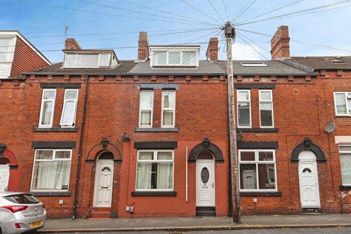 3 Bedroom Terraced House For Sale In Victoria Grove, Leeds, LS9