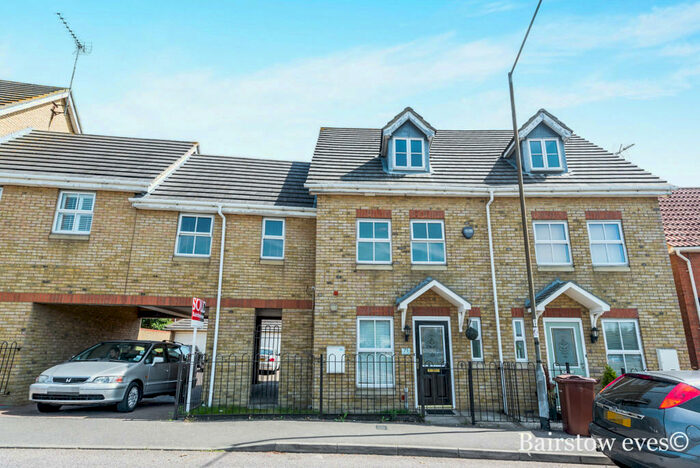 4 Bedroom House To Rent In Mayflower Road, Chafford Hundred, RM16