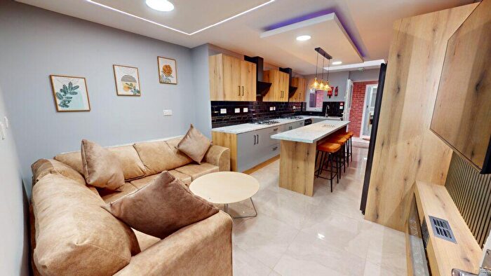 6 Bedroom House To Rent In Tiverton Road, Selly Oak, Birmingham, B29