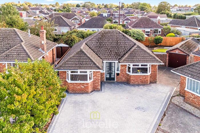 3 Bedroom Bungalow For Sale In Queen Elizabeth Road, Humberston, DN36