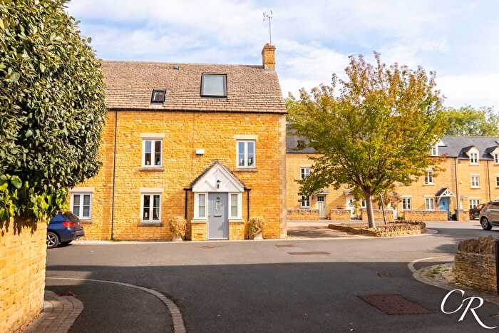 4 Bedroom End Of Terrace House For Sale In Coln Gardens, Andoversford, GL54