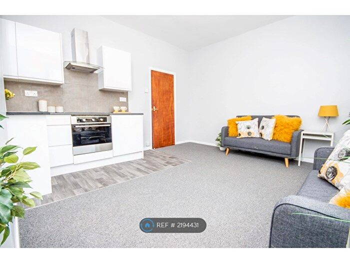 2 Bedroom Flat To Rent In Redearth Road, Darwen, BB3