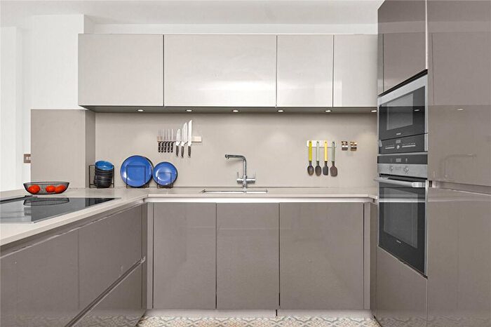 2 Bedroom Apartment For Sale In East Road, N1