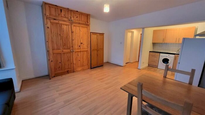 Studio To Rent In Cecil Road, Enfield, EN2