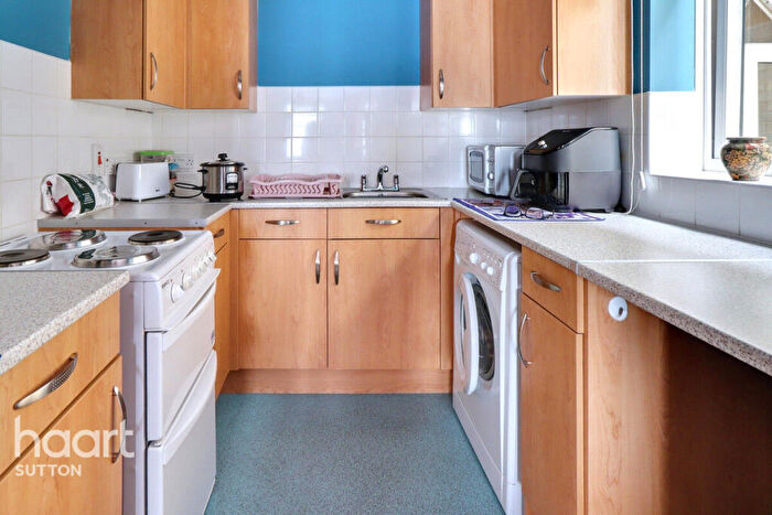 1 Bedroom Flat For Sale In Thicket Road, Sutton, SM1