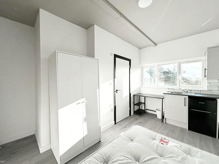 Studio To Rent In Streatfield Road, Harrow, HA3