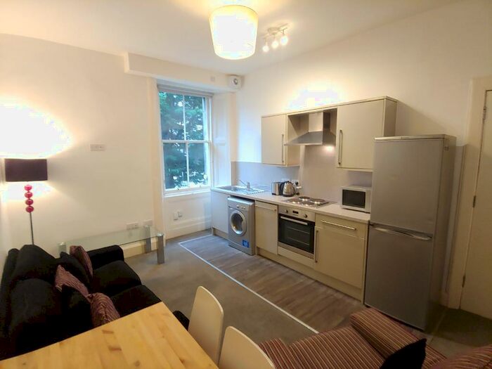2 Bedroom Flat To Rent In Orwell Terrace, Dalry, Edinburgh, EH11