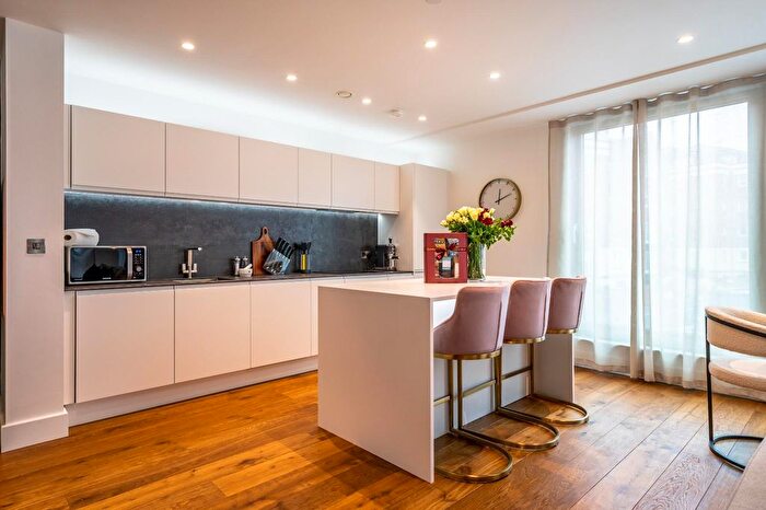 2 Bedroom Flat For Sale In Ryedale House, -, Piccadilly, York, YO1