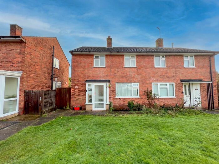 3 Bedroom Semi-Detached House To Rent In Arlescote Road, Solihull, Solihull, B92