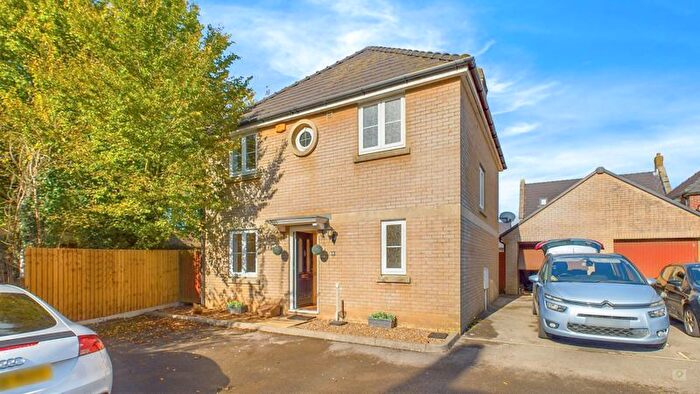 3 Bedroom Detached House For Sale In Willow Way, Crewkerne, TA18