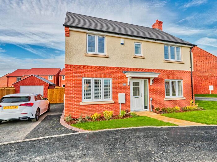 4 Bedroom Detached House To Rent In Hawkshead Way, Off Dunston Lane, Dunston, Chesterfield, Derbyshire, S41