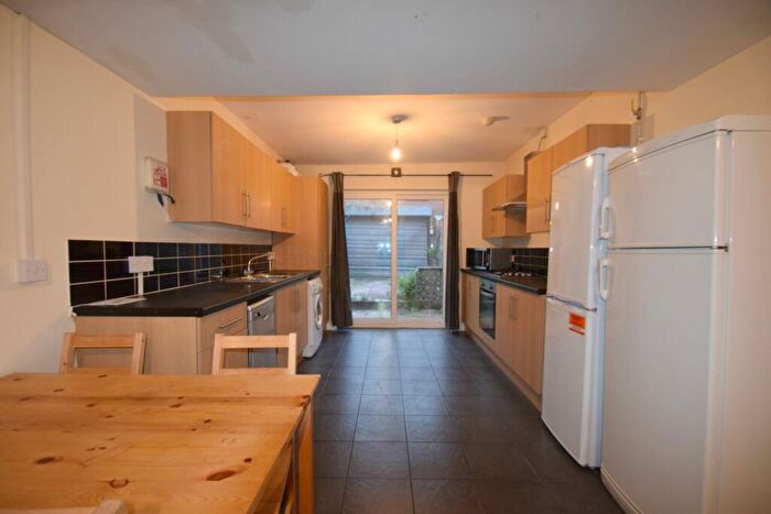 6 Bedroom House To Rent In MacKintosh Place, Roath, CF24