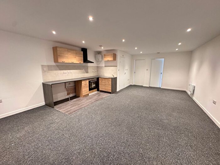 2 Bedroom Flat To Rent In Broadmeadow Flats, Warstones Drive, Wolverhampton, WV4