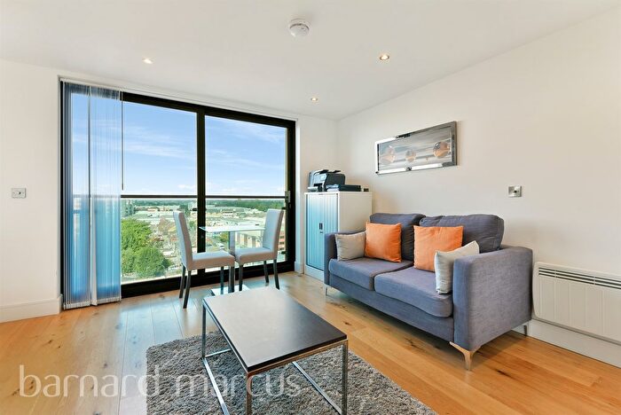 Studio For Sale In Station Road, Hayes, UB3