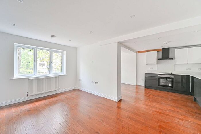 2 Bedroom Flat To Rent In Copers Cope Road, New Beckenham, Beckenham, BR3