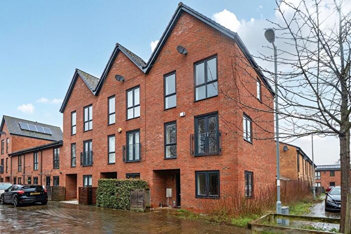 3 Bedroom Town House To Rent In Brooks Mews, Aylesbury, HP19