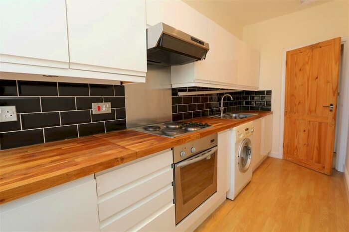 1 Bedroom Flat To Rent In Lower Addiscombe Road, Croydon, CR0