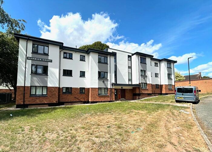 2 Bedroom Flat To Rent In Warwick Court, Selly Oak, B29