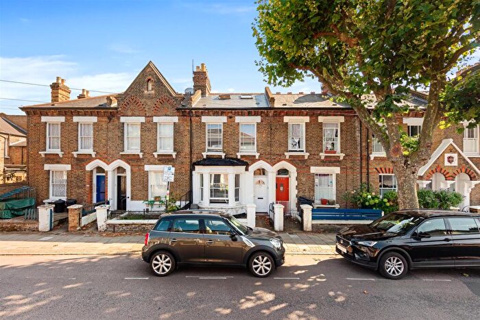 3 Bedroom House To Rent In Eversleigh Road, London, SW11