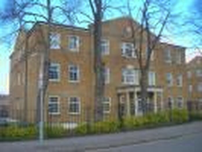 2 Bedroom Flat To Rent In Balaclava Road, Surbiton, KT6