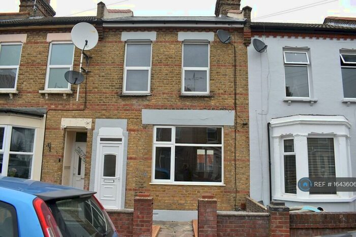 3 Bedroom Terraced House To Rent In Albany Avenue, Westcliff-On-Sea, SS0
