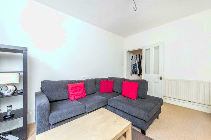 1 Bedroom Flat To Rent In Gaskarth Road, London, SW12