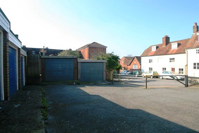 Detached House To Rent In Garage At Guilder Lane, Salisbury, SP1