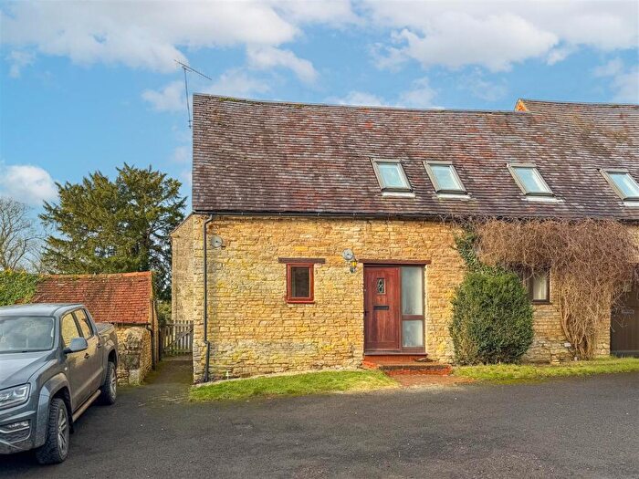 2 Bedroom Barn Conversion To Rent In Old School Lane, Lighthorne, CV35