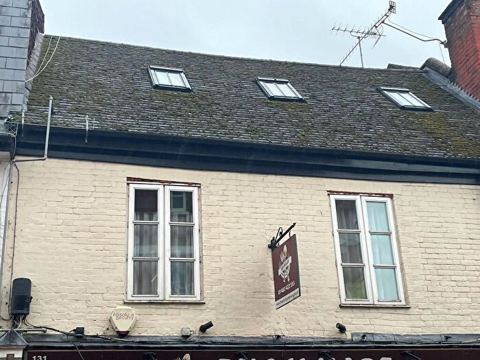 Studio For Sale In High Street, Godalming, Surrey, GU7